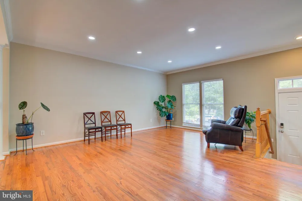 20352 BRIARCLIFF TERRACE Potomac Falls, VA 20165