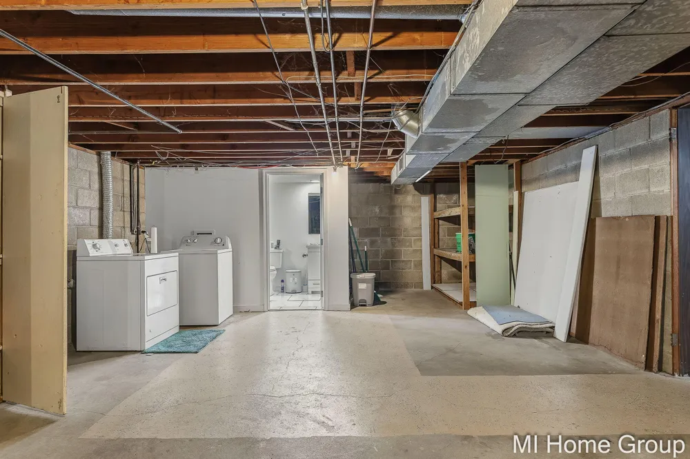 311 W 32nd Street Holland, MI 49423