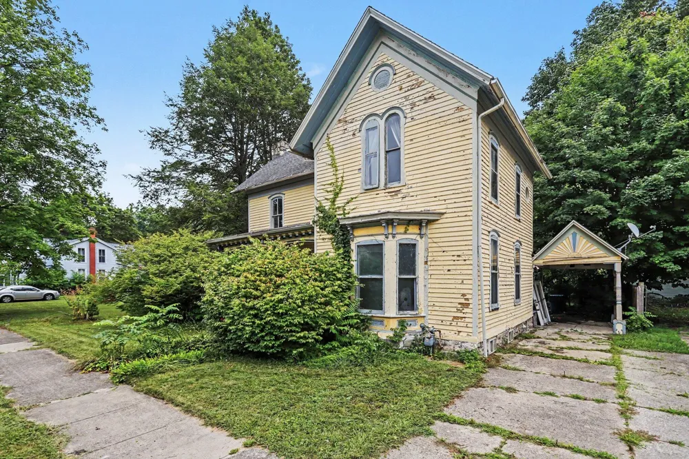 315 East Street Three Rivers, MI 49093