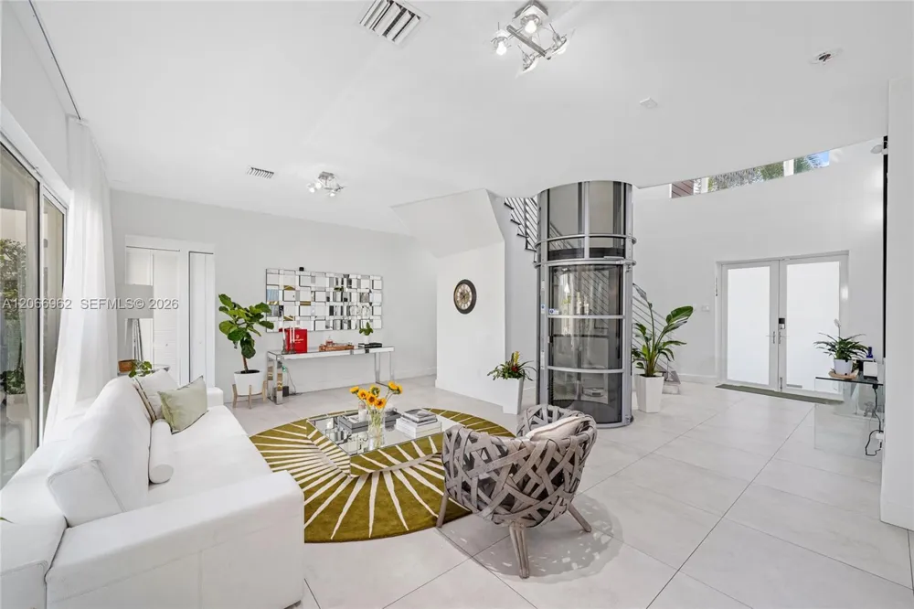 7515 NW 99th Ave Doral, FL 33178