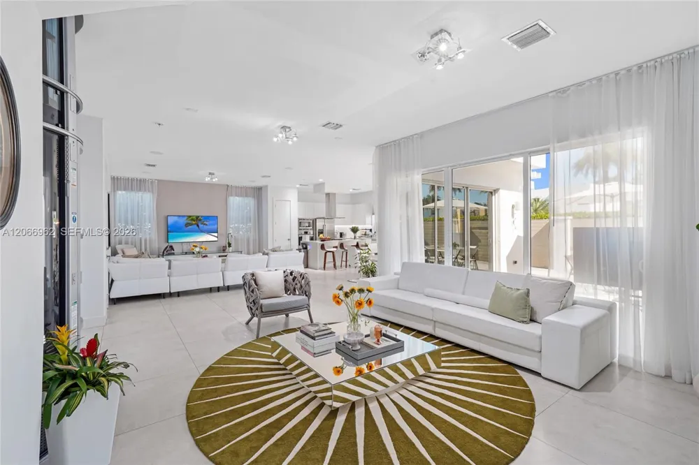7515 NW 99th Ave Doral, FL 33178