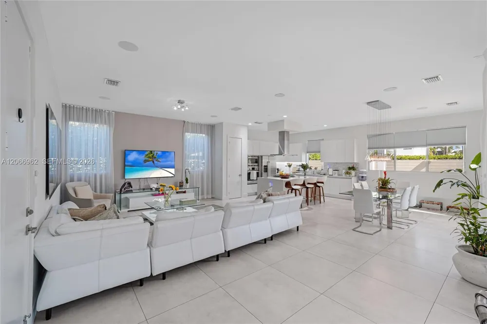 7515 NW 99th Ave Doral, FL 33178