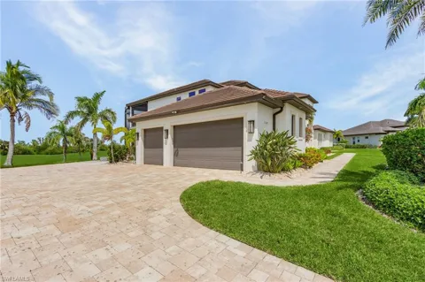 11695 Royal Tee Circle
