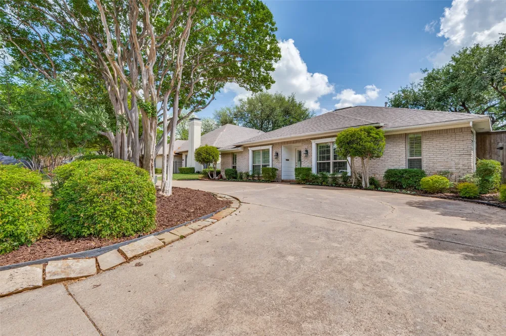 5322 W Mockingbird Lane Dallas, TX 75209