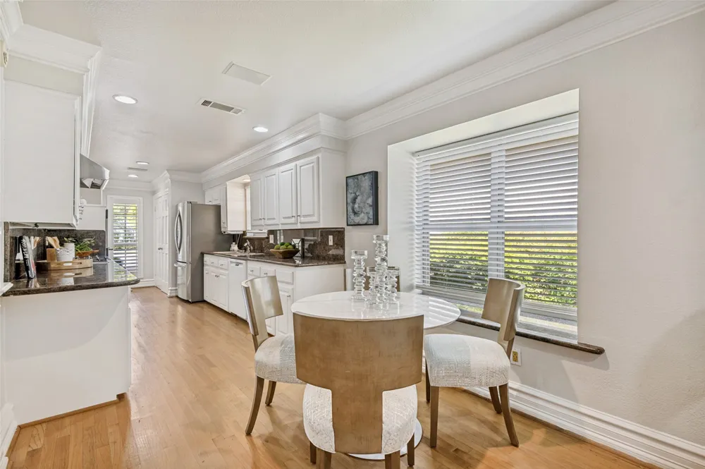 5322 W Mockingbird Lane Dallas, TX 75209