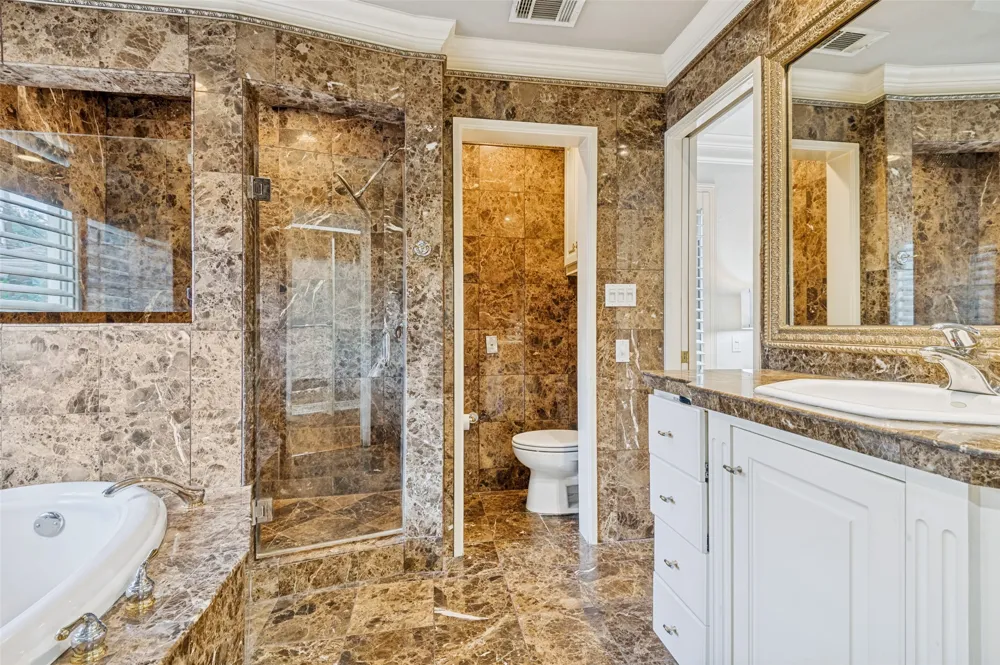 5322 W Mockingbird Lane Dallas, TX 75209