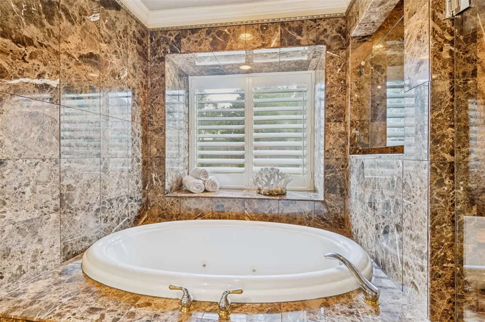 5322 W Mockingbird Lane Dallas, TX 75209