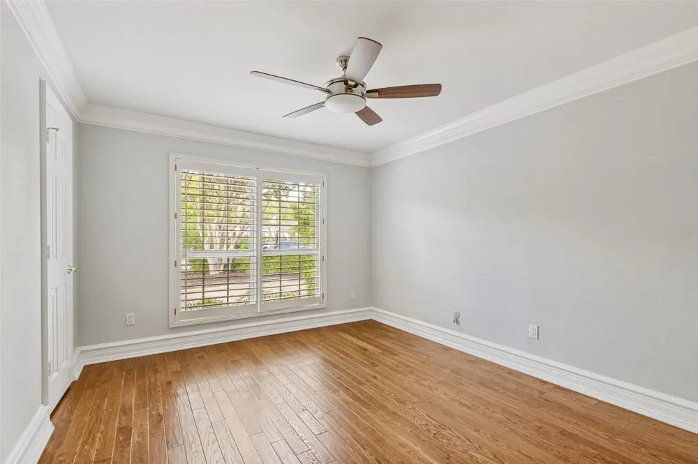 5322 W Mockingbird Lane Dallas, TX 75209