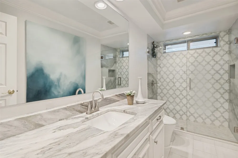 5322 W Mockingbird Lane Dallas, TX 75209