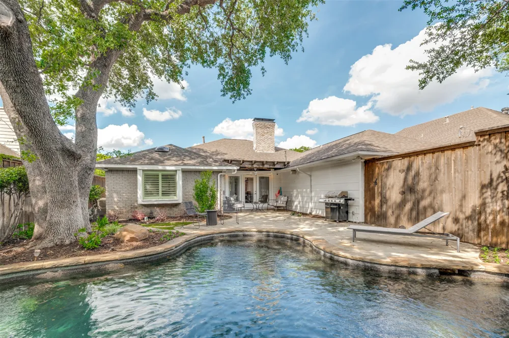 5322 W Mockingbird Lane Dallas, TX 75209