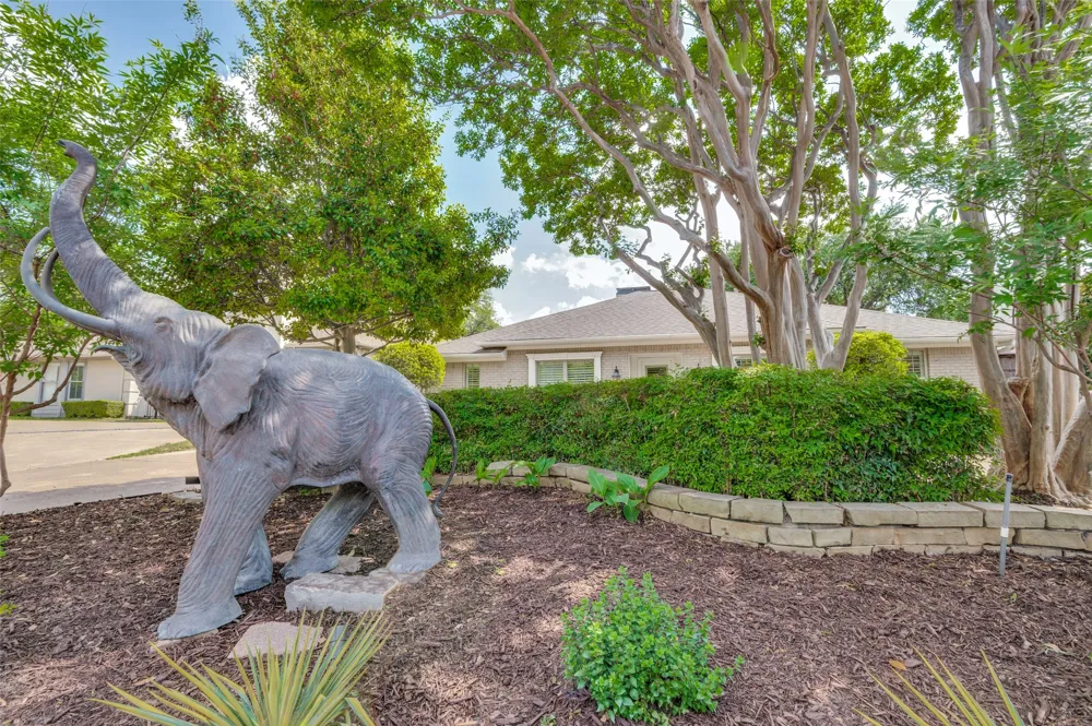 5322 W Mockingbird Lane Dallas, TX 75209