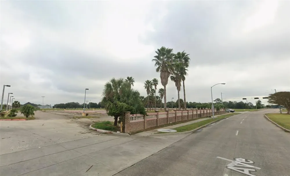 7700 9th Avenue Port Arthur, TX 77642
