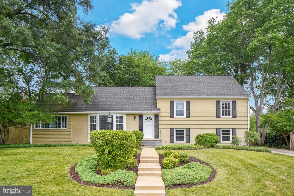8524 DOTER DRIVE Alexandria, VA 22308