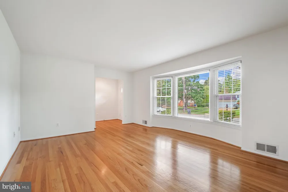 8524 DOTER DRIVE Alexandria, VA 22308