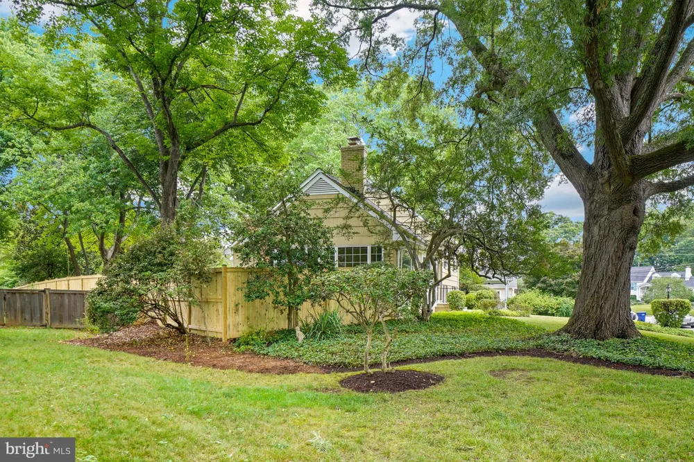 8524 DOTER DRIVE Alexandria, VA 22308