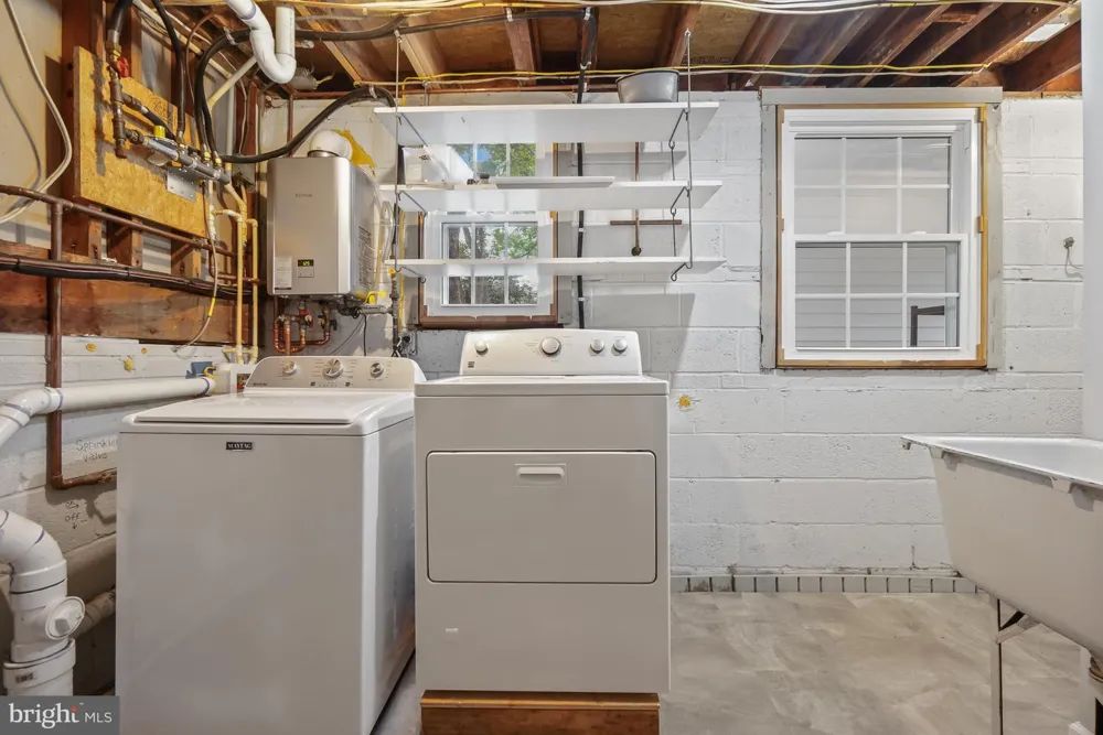 8524 DOTER DRIVE Alexandria, VA 22308