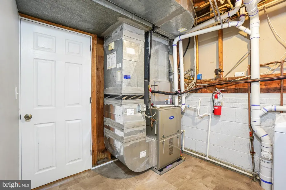 8524 DOTER DRIVE Alexandria, VA 22308
