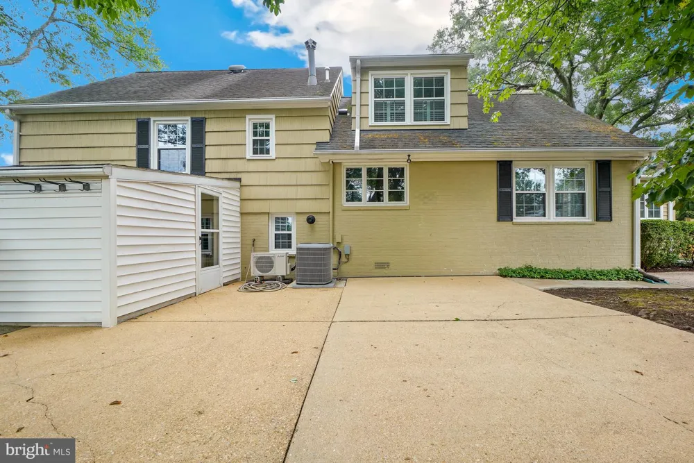 8524 DOTER DRIVE Alexandria, VA 22308