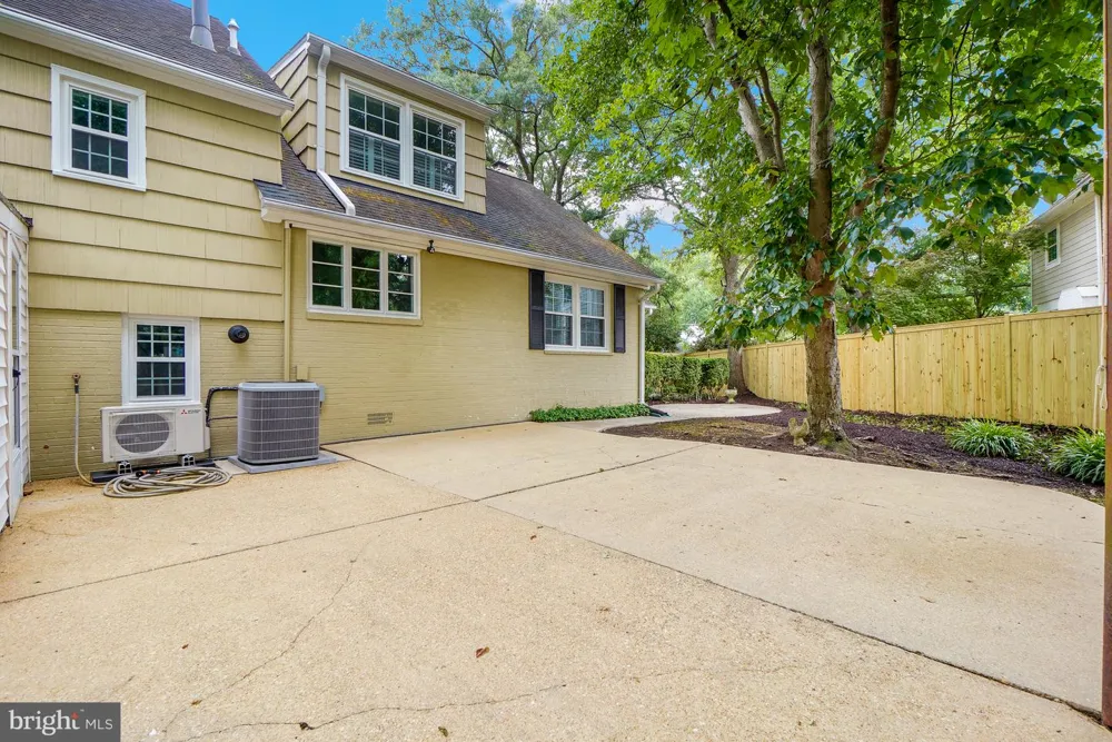 8524 DOTER DRIVE Alexandria, VA 22308