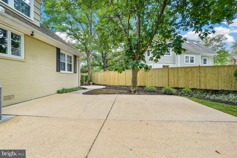 8524 DOTER DRIVE Alexandria, VA 22308