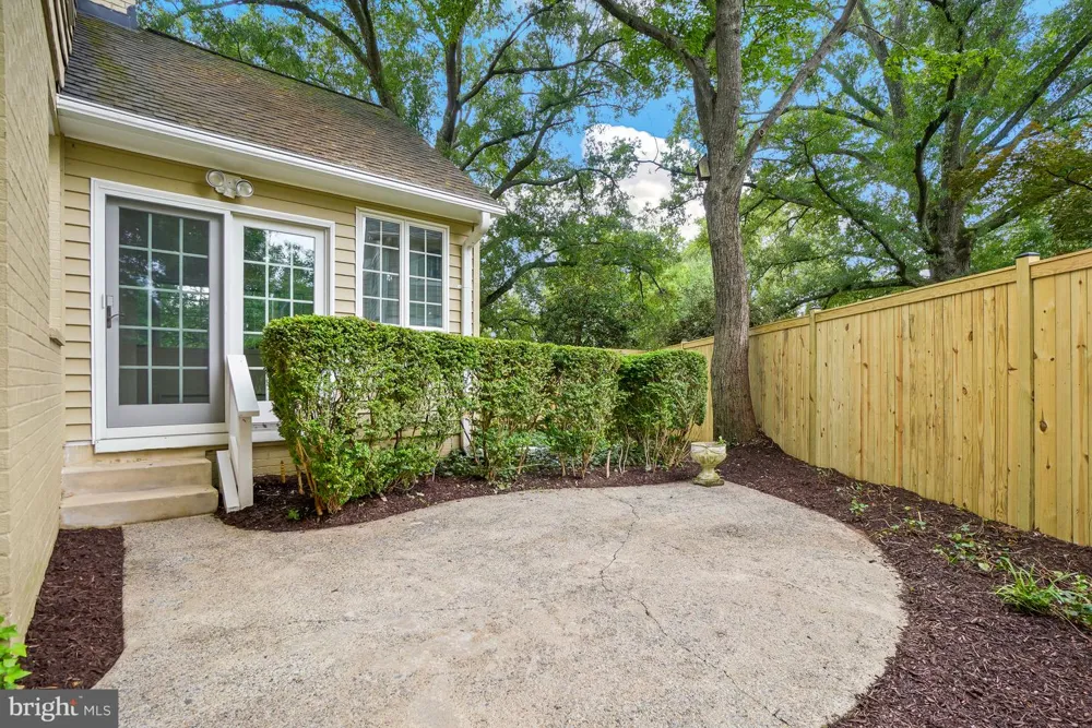 8524 DOTER DRIVE Alexandria, VA 22308