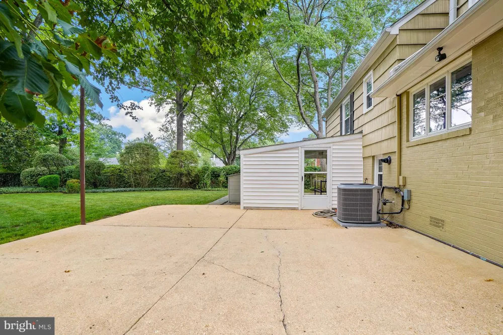 8524 DOTER DRIVE Alexandria, VA 22308