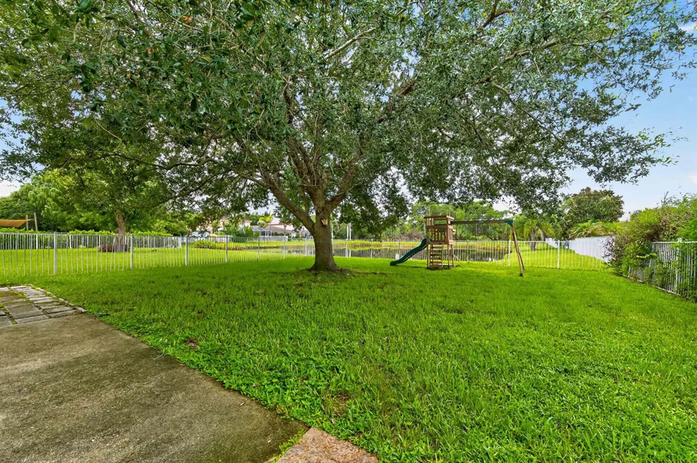 5532 SE GRAHAM DRIVE Stuart, FL 34997