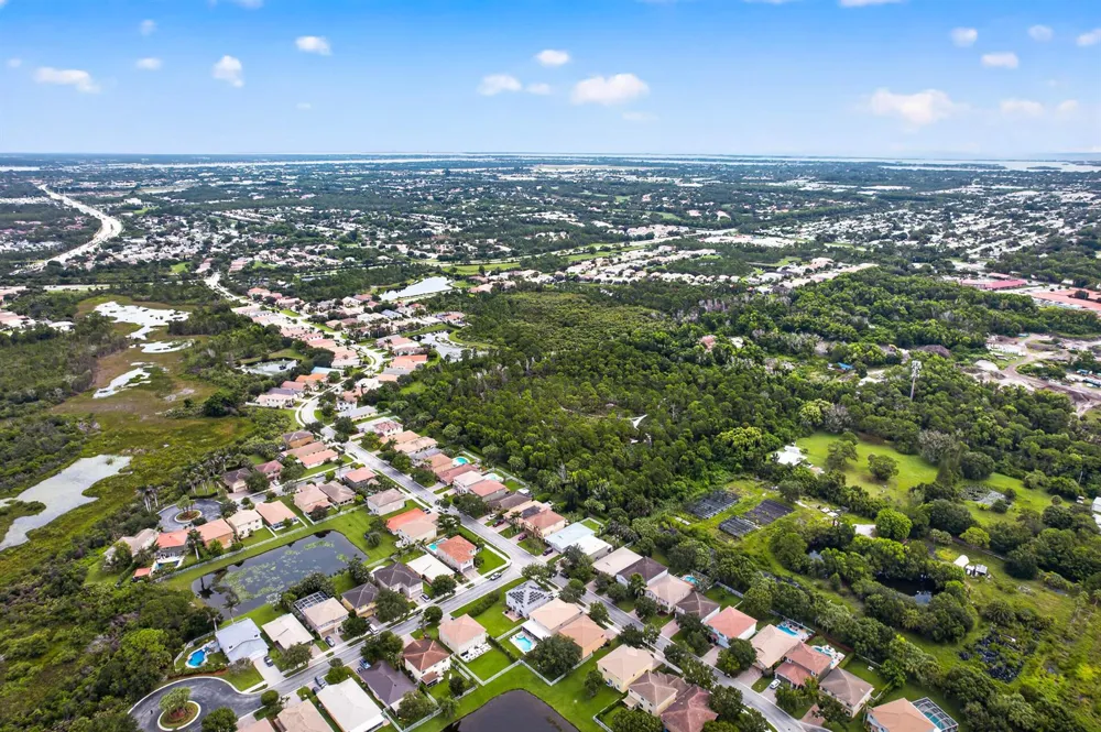 5532 SE GRAHAM DRIVE Stuart, FL 34997