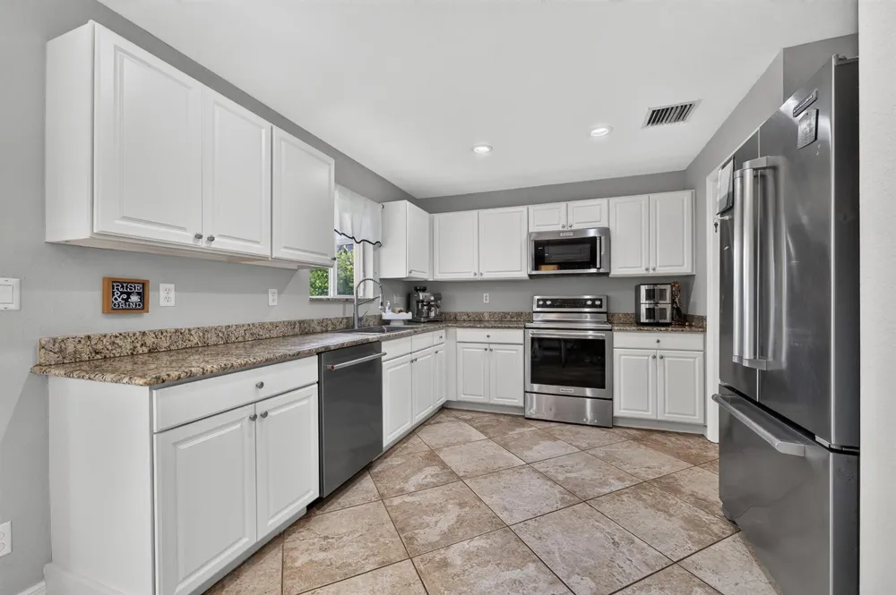 5532 SE GRAHAM DRIVE Stuart, FL 34997