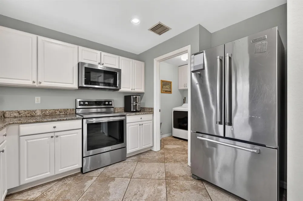 5532 SE GRAHAM DRIVE Stuart, FL 34997