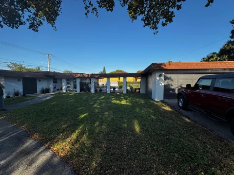 10 SW 46TH AVENUE