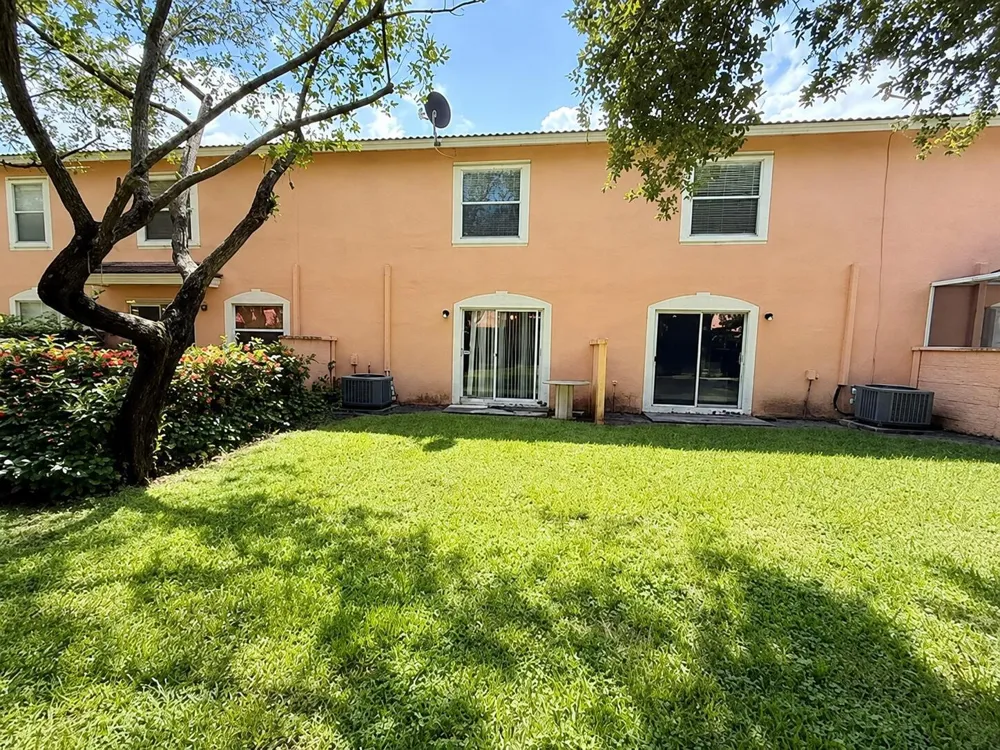 6892 Mill Brook Place Lake Worth, FL 33463