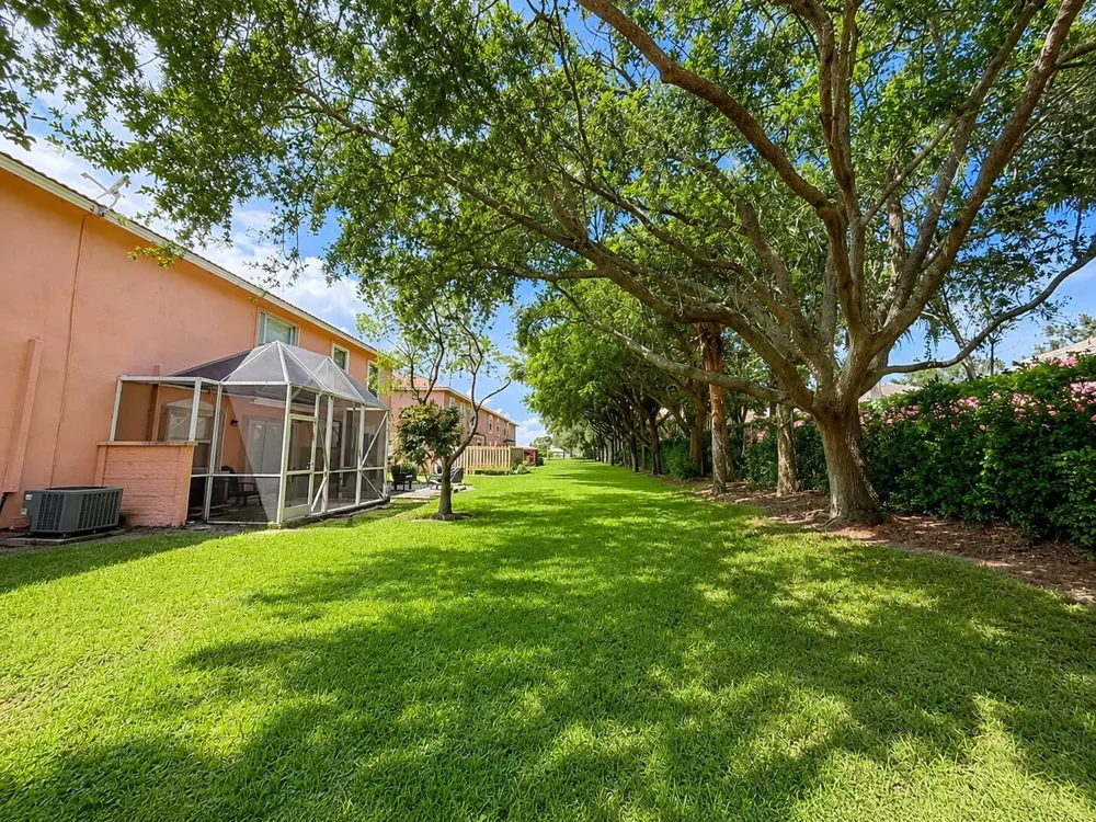 6892 Mill Brook Place Lake Worth, FL 33463