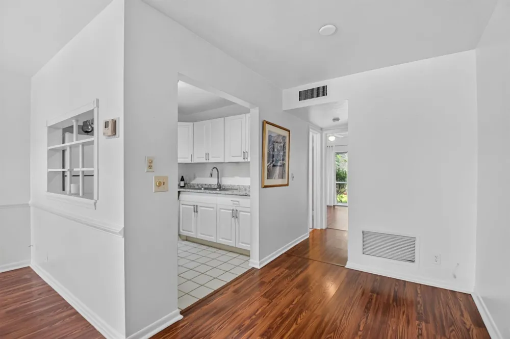 3120 Cynthia Lane #107 Lake Worth, FL 33461