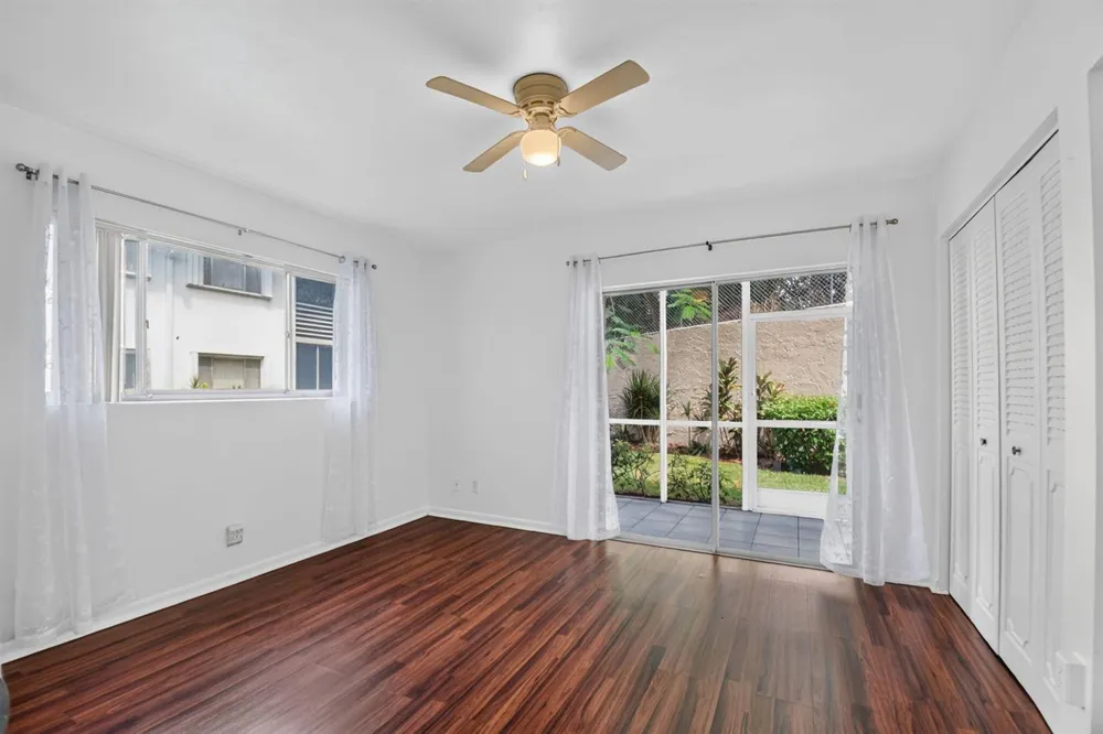 3120 Cynthia Lane #107 Lake Worth, FL 33461