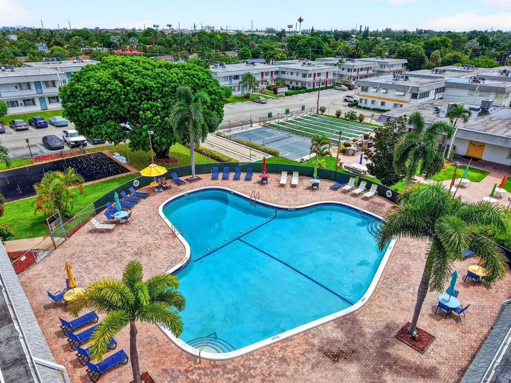 3120 Cynthia Lane #107 Lake Worth, FL 33461