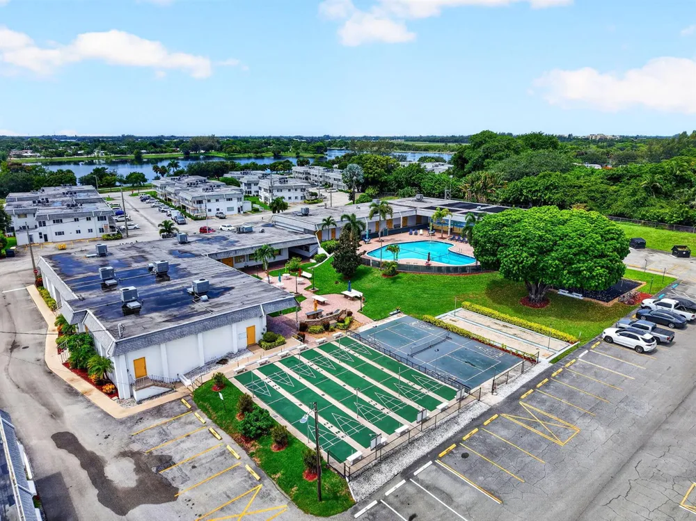 3120 Cynthia Lane #107 Lake Worth, FL 33461