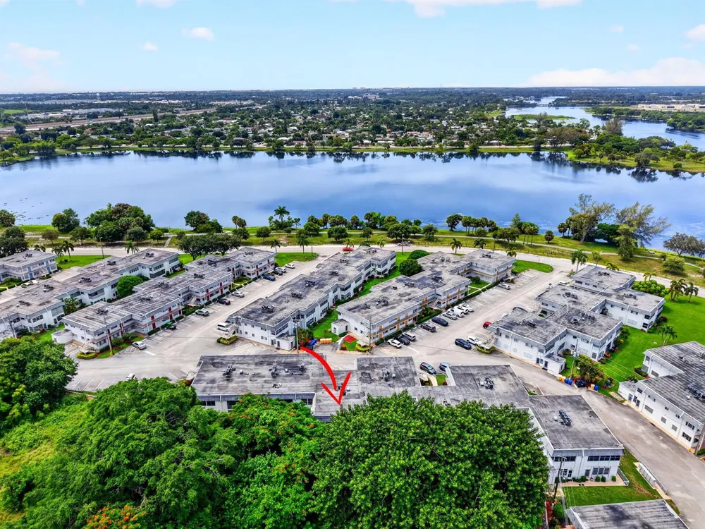 3120 Cynthia Lane #107 Lake Worth, FL 33461