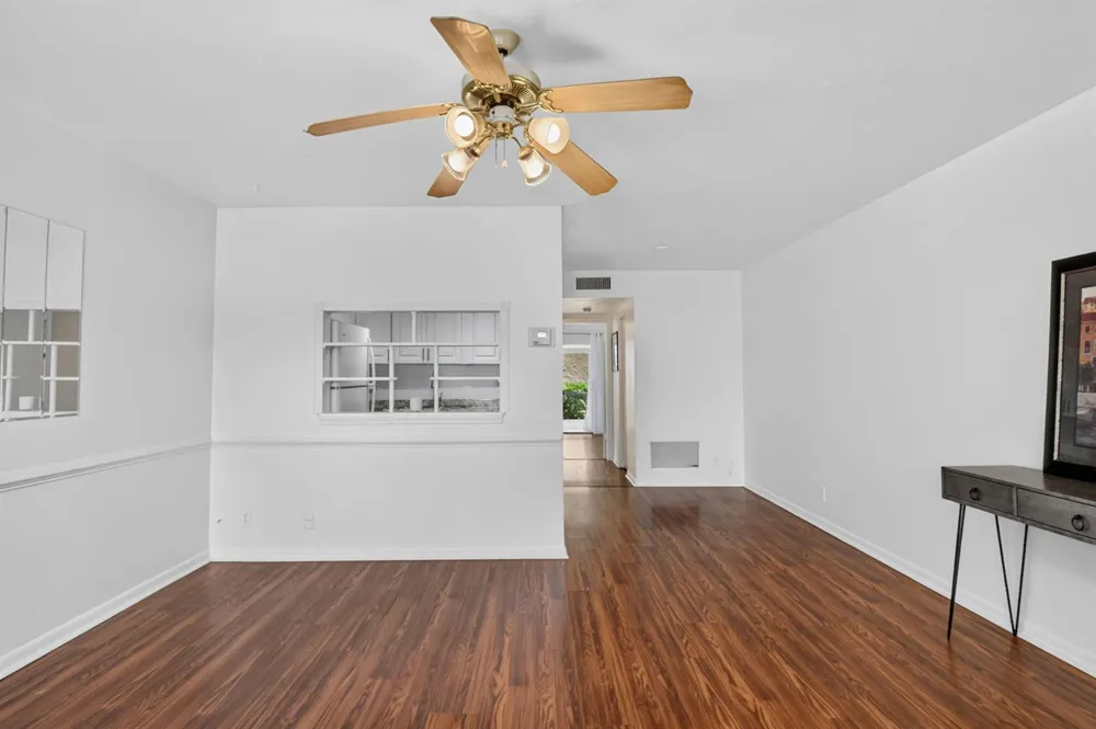 3120 Cynthia Lane #107 Lake Worth, FL 33461