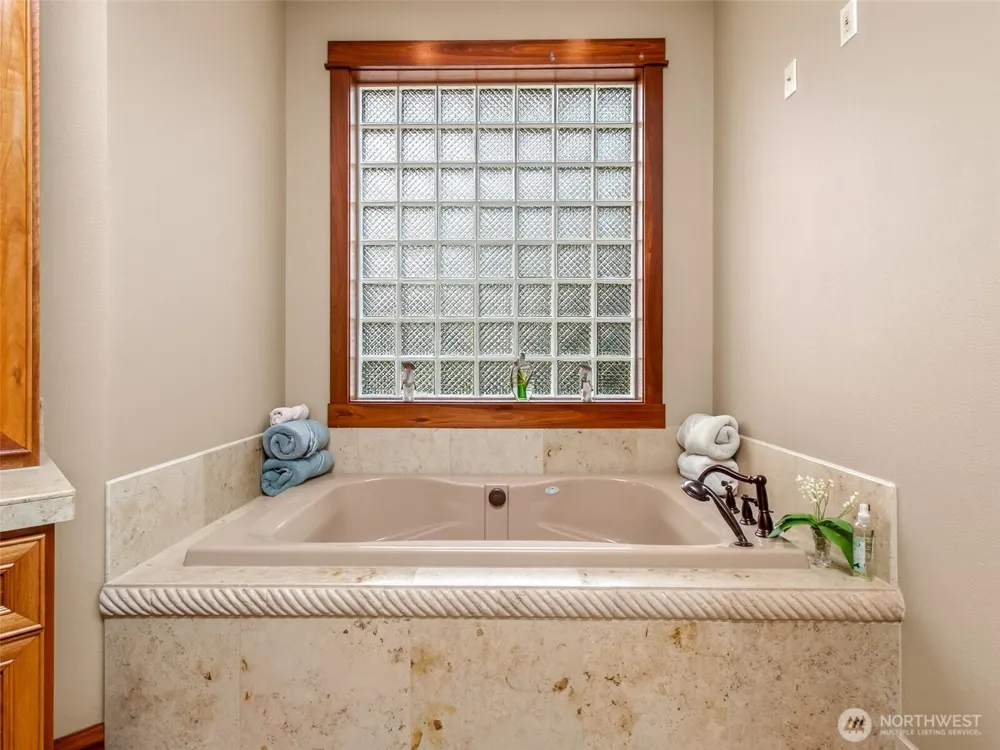 1005 SE 201st Court Camas, WA 98607