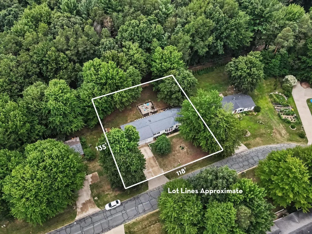 67749 Ridgewood Drive S Geneva Township, MI 49090