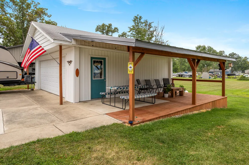 418 W Russell Drive Ovid Township, MI 49036