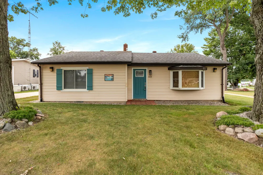 418 W Russell Drive Ovid Township, MI 49036