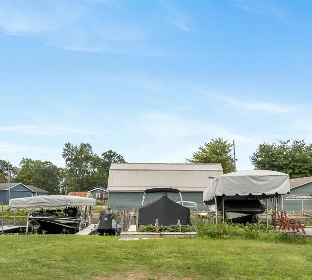 418 W Russell Drive Ovid Township, MI 49036