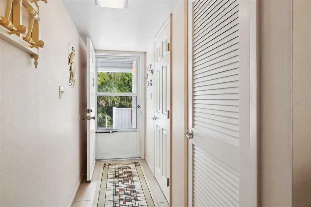 210 RIVER BEND PLACE #B Welaka, FL 32193