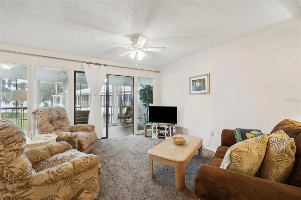 210 RIVER BEND PLACE #B Welaka, FL 32193