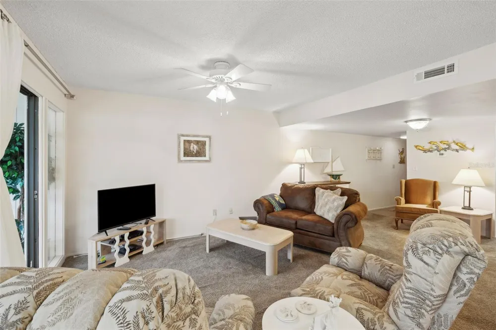 210 RIVER BEND PLACE #B Welaka, FL 32193