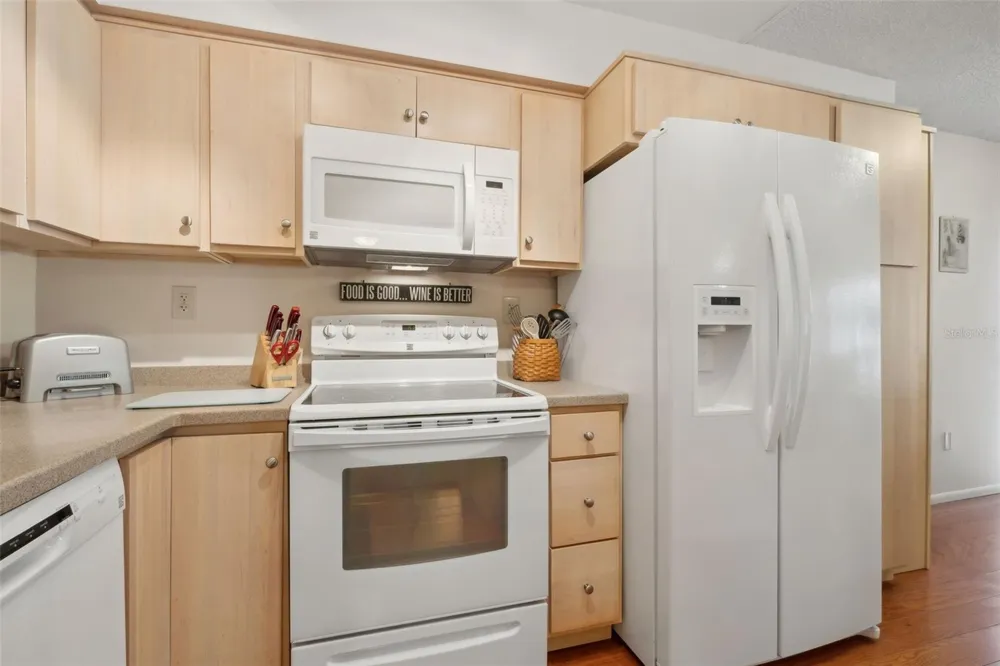 210 RIVER BEND PLACE #B Welaka, FL 32193