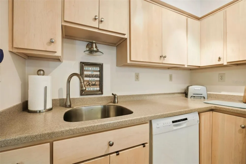 210 RIVER BEND PLACE #B Welaka, FL 32193
