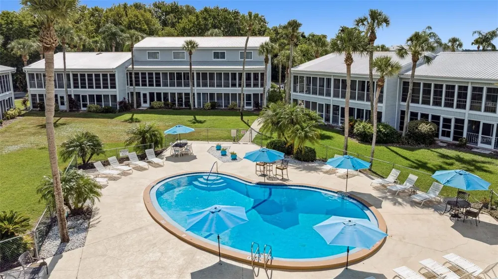 210 RIVER BEND PLACE #B Welaka, FL 32193